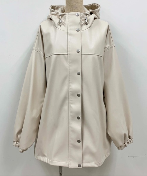 PICCIN(ピッチン)の「フェイクレザーフードブルゾン(ブルゾン・レディース・ベージュ/オフホワイト/サックスブルー・M/L)」の9枚目の写真