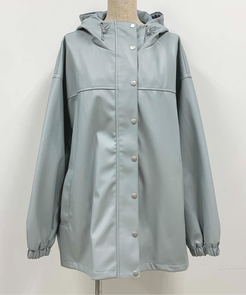 PICCIN(ピッチン)の「フェイクレザーフードブルゾン(ブルゾン・レディース・ベージュ/オフホワイト/サックスブルー・M/L)」の13枚目の写真