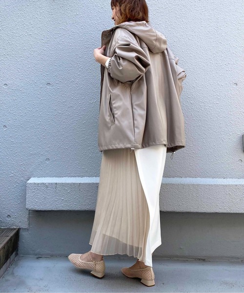 PICCIN(ピッチン)の「フェイクレザーフードブルゾン(ブルゾン・レディース・ベージュ/オフホワイト/サックスブルー・M/L)」の22枚目の写真