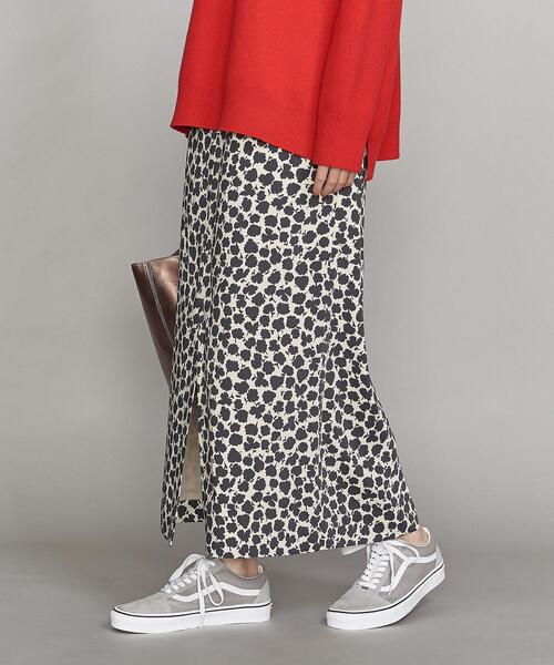 BEAUTY&YOUTH UNITED ARROWS（ビューティーアンドユースユナイテッドアローズ）の「BY フラワープリントハイウエストIラインマキシスカート（スカート・レディース・ダークグリーン/ブラック・SMALL/MEDIUM）」の2枚目の写真