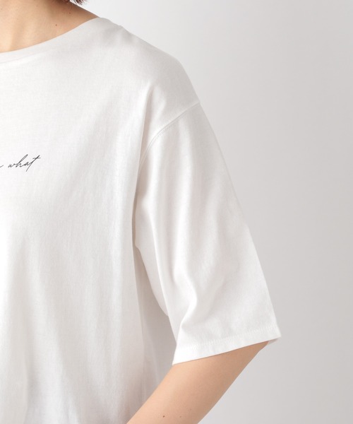 LEPSIM(レプシィム)の「ラウンドヘムロゴプリントT 936566(Tシャツ/カットソー・レディース・オフホワイト/チャコールグレー/オリーブ・FREE)」の10枚目の写真