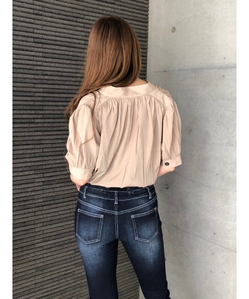 ENVYM（アンビー）の「ダブルボタンギャザーＢｌｏｕｓｅ（シャツ/ブラウス・レディース・ホワイト/ブラック/ベージュ/レオパード/パイソン・FREE）」の21枚目の写真