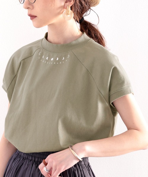 classicalelf(クラシカルエルフ)の「綿100% USAコットン。月グラフィックプリントモックネックTシャツ(Tシャツ/カットソー・レディース・ホワイト/ブラック/オリーブ/グレイッシュベージュ・MEDIUM/LARGE/X-LARGE/XX-LARGE)」の10枚目の写真