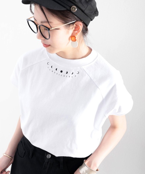 classicalelf(クラシカルエルフ)の「綿100% USAコットン。月グラフィックプリントモックネックTシャツ(Tシャツ/カットソー・レディース・ホワイト/ブラック/オリーブ/グレイッシュベージュ・MEDIUM/LARGE/X-LARGE/XX-LARGE)」の19枚目の写真