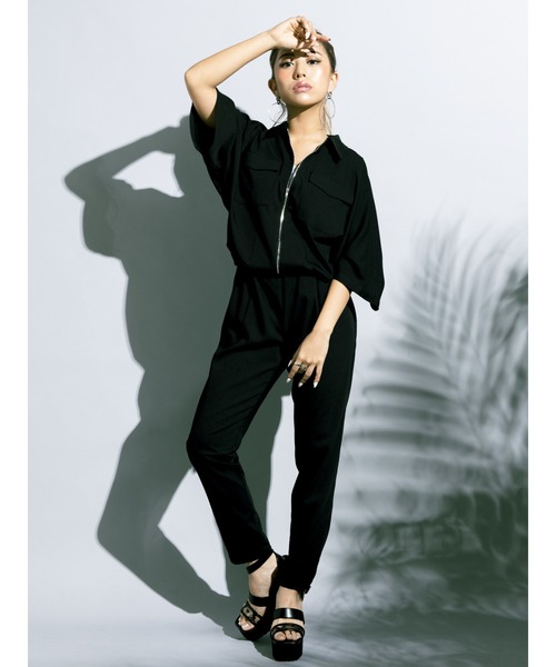 EGOIST（エゴイスト）の「フロントジップオールインワン（サロペット/オーバーオール・レディース・ブラック/ブラウン・S/M）」の2枚目の写真