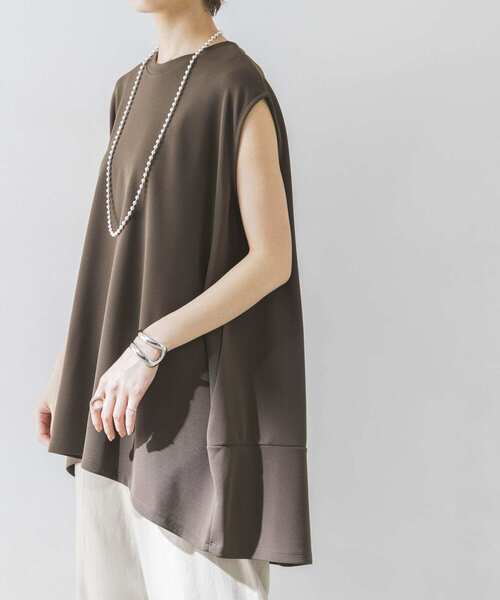 URBAN RESEARCH（アーバンリサーチ）の「ノースリーブコクーンカットソー（Tシャツ/カットソー・レディース・ブラック/ブラウン系その他/ホワイト・FREE）」の3枚目の写真