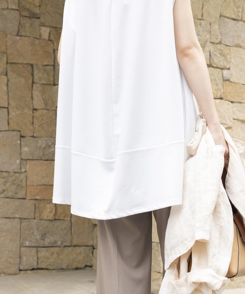 URBAN RESEARCH（アーバンリサーチ）の「ノースリーブコクーンカットソー（Tシャツ/カットソー・レディース・ブラック/ブラウン系その他/ホワイト・FREE）」の14枚目の写真