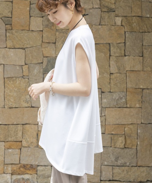 URBAN RESEARCH（アーバンリサーチ）の「ノースリーブコクーンカットソー（Tシャツ/カットソー・レディース・ブラック/ブラウン系その他/ホワイト・FREE）」の16枚目の写真