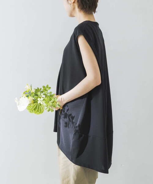 URBAN RESEARCH（アーバンリサーチ）の「ノースリーブコクーンカットソー（Tシャツ/カットソー・レディース・ブラック/ブラウン系その他/ホワイト・FREE）」の4枚目の写真