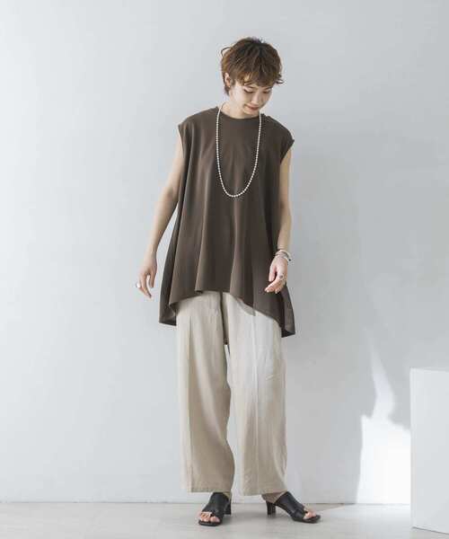 URBAN RESEARCH（アーバンリサーチ）の「ノースリーブコクーンカットソー（Tシャツ/カットソー・レディース・ブラック/ブラウン系その他/ホワイト・FREE）」の17枚目の写真