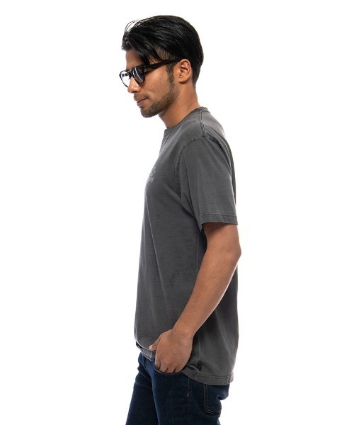 BILLABONG（ビラボン）の「BILLABONG メンズ WAVE WASHED TANZANIA Ｔシャツ 【2021年夏モデル】/ビラボンバックプリント半袖Tシャツ（Tシャツ/カットソー・メンズ・チャコールグレー/ブラック・MEDIUM/LARGE/X-LARGE）」の10枚目の写真