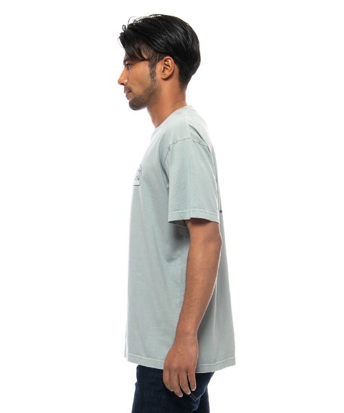 BILLABONG（ビラボン）の「BILLABONG メンズ WAVE WASHED TANZANIA Ｔシャツ 【2021年夏モデル】/ビラボンバックプリント半袖Tシャツ（Tシャツ/カットソー・メンズ・チャコールグレー/ブラック・MEDIUM/LARGE/X-LARGE）」の4枚目の写真