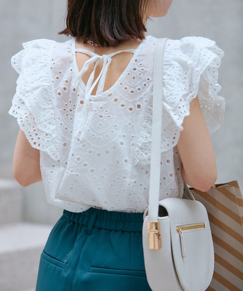 vis-`a-vis(ビサビ)の「【WEB限定】【前後2WAY】コットンレースフリルブラウス(シャツ/ブラウス・レディース・ホワイト/オレンジ/カーキ/ブラック・FREE)」の6枚目の写真