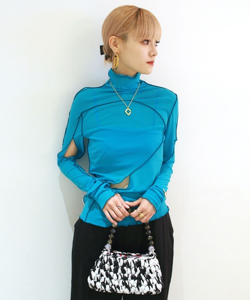 Laura Lombardi（ローラロンバルディ）の「CURVE EARRINGS（ピアス（両耳用）・レディース・ゴールド・ONE SIZE）」の9枚目の写真