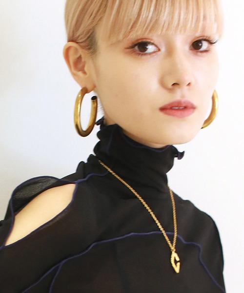 Laura Lombardi（ローラロンバルディ）の「CURVE EARRINGS（ピアス（両耳用）・レディース・ゴールド・ONE SIZE）」の8枚目の写真