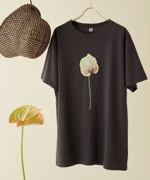 MADEMOISELLE ROPE'（マドモアゼル ロペ）の「TOLIGHT フラワーショートスリーブTシャツ（Tシャツ/カットソー・レディース・ホワイト/チャコールグレー・38）」の2枚目の写真