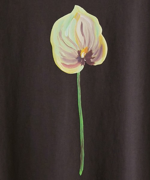 MADEMOISELLE ROPE'（マドモアゼル ロペ）の「TOLIGHT フラワーショートスリーブTシャツ（Tシャツ/カットソー・レディース・ホワイト/チャコールグレー・38）」の4枚目の写真