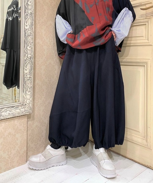 gomme（ゴム）の「Pサージ　シームパンツ（その他パンツ・レディース・チャコールグレー/ネイビー/ブラック・MEDIUM）」の3枚目の写真