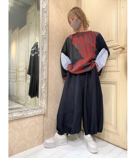 gomme（ゴム）の「Pサージ　シームパンツ（その他パンツ・レディース・チャコールグレー/ネイビー/ブラック・MEDIUM）」の7枚目の写真