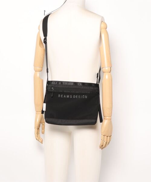 BEAMS DESIGN(ビームス デザイン)の「BEAMS DESIGN(ビームス デザイン) エラスティックメッシュ サコッシュバッグ(ショルダーバッグ・メンズ・ブラック/ネイビー/レッド/ベージュ/グレー/サンドベージュ/ライトグレー・FREE)」の17枚目の写真