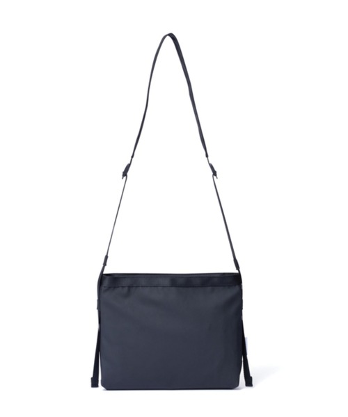 BEAMS DESIGN(ビームス デザイン)の「BEAMS DESIGN(ビームス デザイン) エラスティックメッシュ サコッシュバッグ(ショルダーバッグ・メンズ・ブラック/ネイビー/レッド/ベージュ/グレー/サンドベージュ/ライトグレー・FREE)」の8枚目の写真