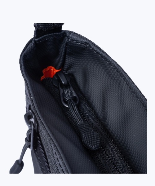 BEAMS DESIGN(ビームス デザイン)の「BEAMS DESIGN(ビームス デザイン) エラスティックメッシュ サコッシュバッグ(ショルダーバッグ・メンズ・ブラック/ネイビー/レッド/ベージュ/グレー/サンドベージュ/ライトグレー・FREE)」の11枚目の写真
