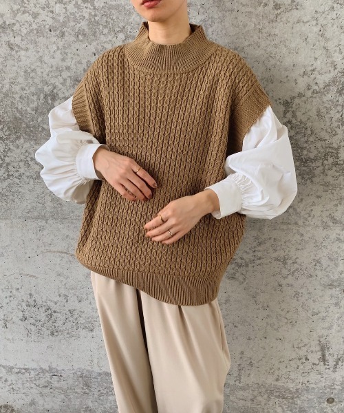 INTER FACTORY（インターファクトリー）の「WEARISTA son - ケーブルニットベスト　made in INTER FACTORY（ベスト・レディース・ブラック/ベージュ/オフホワイト・FREE）」の4枚目の写真