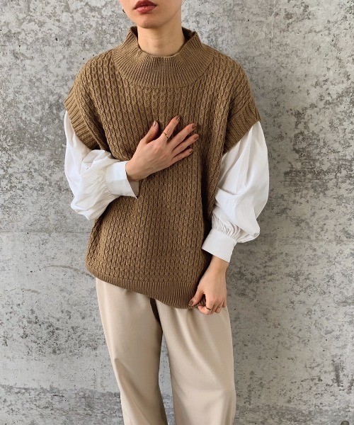 INTER FACTORY（インターファクトリー）の「WEARISTA son - ケーブルニットベスト　made in INTER FACTORY（ベスト・レディース・ブラック/ベージュ/オフホワイト・FREE）」の5枚目の写真