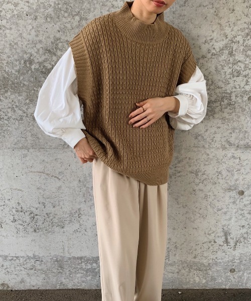 INTER FACTORY（インターファクトリー）の「WEARISTA son - ケーブルニットベスト　made in INTER FACTORY（ベスト・レディース・ブラック/ベージュ/オフホワイト・FREE）」の6枚目の写真