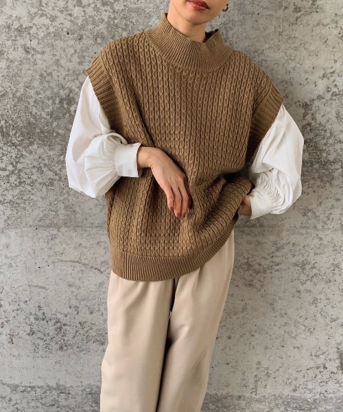 INTER FACTORY（インターファクトリー）の「WEARISTA son - ケーブルニットベスト　made in INTER FACTORY（ベスト・レディース・ブラック/ベージュ/オフホワイト・FREE）」の12枚目の写真