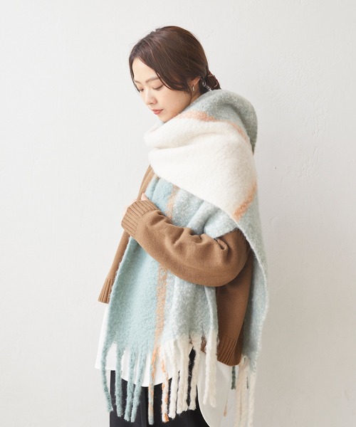 welleg（ウェレッグ）の「ふんわり ボリューム バルキーストール（ストール/ショール・レディース・ブルー/カーキ/イエロー/アイボリー/ブラウン/ライトグレー/パープル系その他/イエロー系その他/グリーン系その他・フリー）」の16枚目の写真