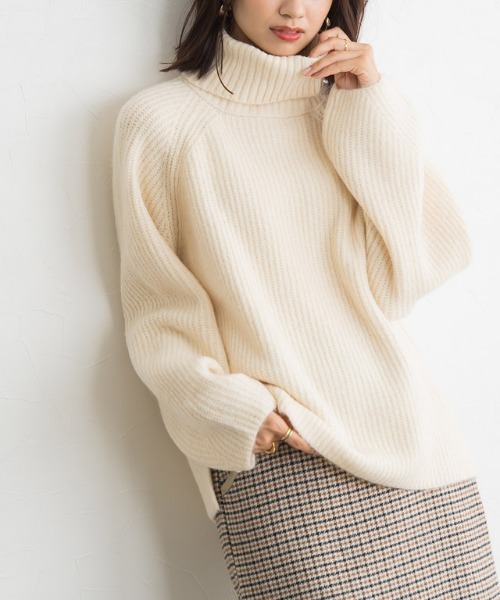 Pierrot（ピエロ）の「ふんわりウォッシャブルタートルニット（ニット/セーター・レディース・アイボリー/モカ/杢グレー・M/L）」の2枚目の写真