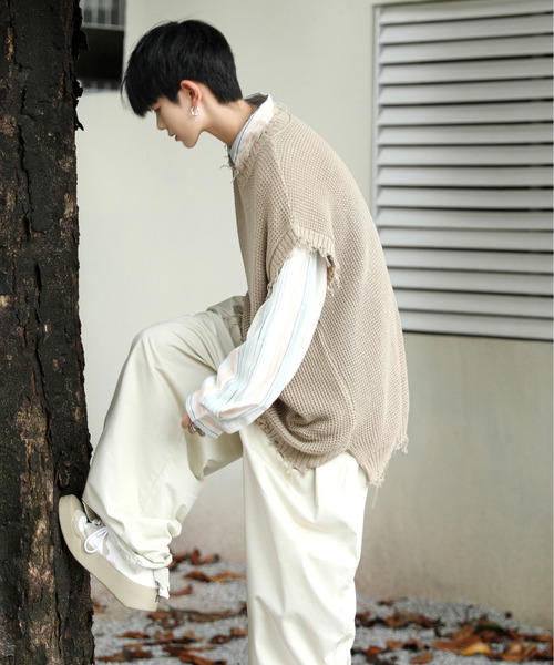 neos（ネオス）の「【neos -addictive design-】ビッグシルエット ダメージ加工 ラーベン編み ニット ベスト（ベスト・メンズ・ホワイト/ブラック/ベージュ/ブラウン/ブルーグレー/チャコール・MEDIUM/LARGE）」の19枚目の写真