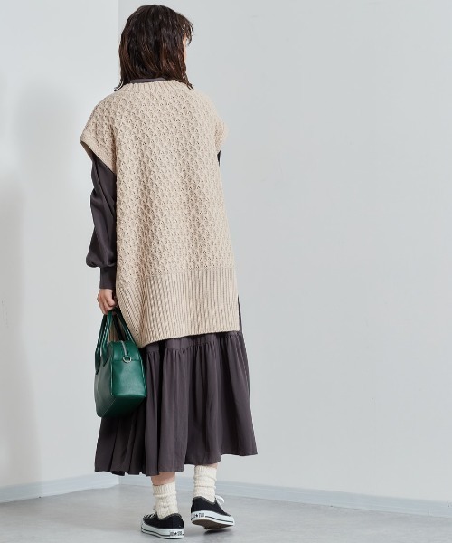 cepo(セポ)の「ケーブル編み ロングニットベスト(ベスト・レディース・ベージュ/サックスブルー/チャコール・M)」の7枚目の写真