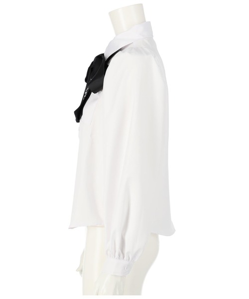 ANAP GiRL(アナップガール)の「2パターンリボン付シャツ【卒服】(シャツ/ブラウス・キッズ・ホワイト・MEDIUM)」の4枚目の写真