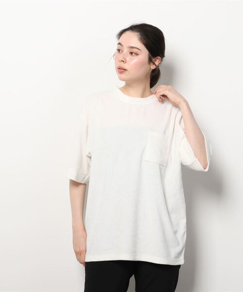 INNOCENT(イノセント)の「『RDS』ポケット付きパイルTシャツ(Tシャツ/カットソー・レディース・ブラック/アイボリー/ネイビー/ベージュ/イエロー/ピンク・MEDIUM/LARGE)」の2枚目の写真