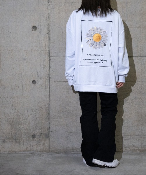 JOHN'S CLOSET（ジョンズクローゼット）の「【13】フラワー刺繍トレーナー（スウェット・メンズ・ブラック/ホワイト/ブラック系その他/ホワイト系その他・MEDIUM/LARGE）」の19枚目の写真