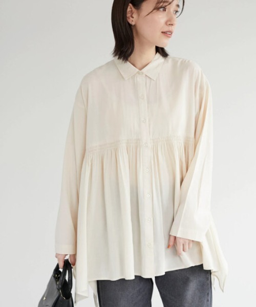 Green Parks(グリーンパークス)の「シャーリングイレヘムチュニック(シャツ/ブラウス・レディース・オフホワイト/ミント・FREE)」の1枚目の写真