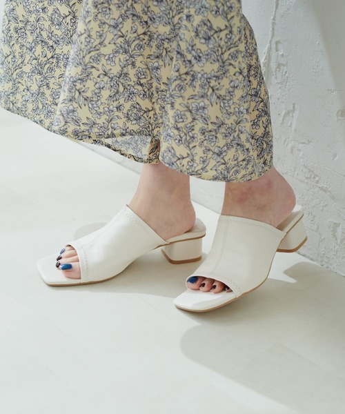 PAPILLONNER(パピヨネ)の「病みつきの履き心地/ストレッチボリュームヒールサンダル(サンダル・レディース・アイボリー/ベージュ・S/L/M)」の3枚目の写真