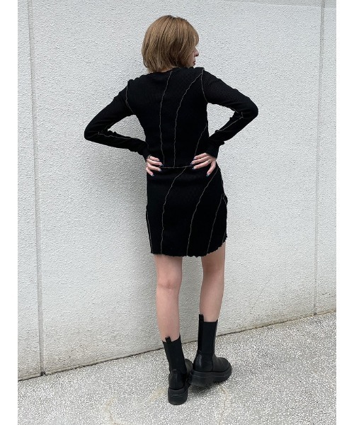 ENVYM（アンビー）の「スイッチングリブＴＯＰＳ（Tシャツ/カットソー・レディース・ブラック/グレー・FREE）」の17枚目の写真