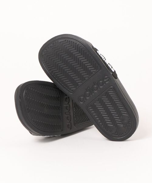 adidas(アディダス)の「adidas アディダス ADILETTE SHOWER K キッズシャワーサンダル【超軽量】(アディレッタシャワーK) G27625 コアブラック/フットウェアホワイト/コアブラック(サンダル・キッズ・ブラック・19.0cm/21.0cm/23.0cm/22.0cm/18.0cm/20.0cm/17.0cm/24.0cm)」の3枚目の写真