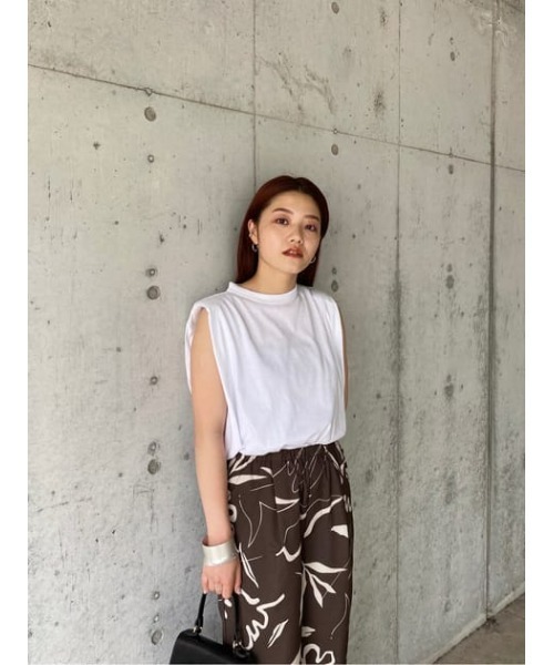 MOUSSY(マウジー)の「PADDED SHOULDER SLEEVELESS トップス(タンクトップ・レディース・ホワイト/ブラック/ライトピンク/キナリ・FREE)」の19枚目の写真