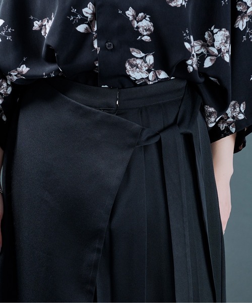 Ellno Loset（エルノロゼット）の「ラッププリーツパンツ（その他パンツ・メンズ・ブラック・SMALL/MEDIUM/LARGE）」の4枚目の写真