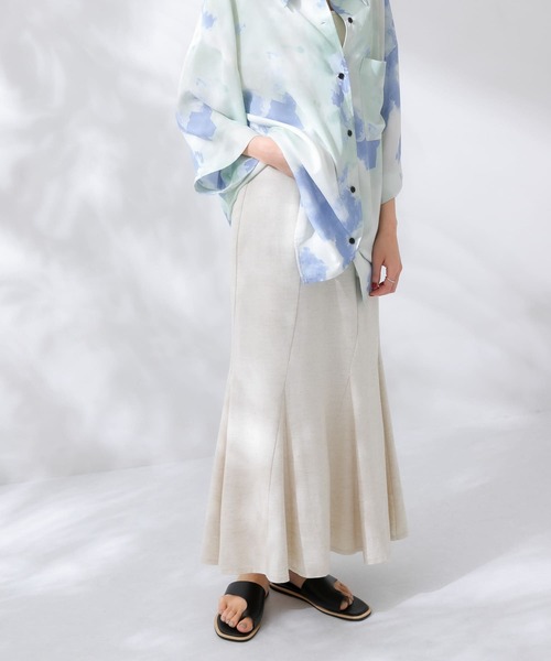 KBF（ケイビーエフ）の「リネンミックスマーメイドスカート（スカート・レディース・ブラック/グレー系その他/ナチュラル・ONE）」の3枚目の写真