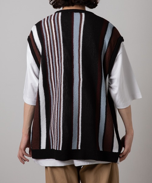 WEGO(ウィゴー)の「WEGO/レトロストライプニットベスト(ベスト・メンズ・ブラック/ダークグリーン・LARGE/MEDIUM)」の21枚目の写真