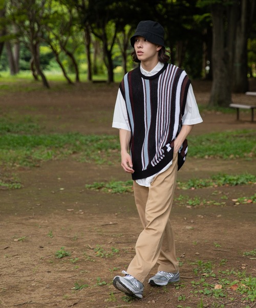 WEGO(ウィゴー)の「WEGO/レトロストライプニットベスト(ベスト・メンズ・ブラック/ダークグリーン・LARGE/MEDIUM)」の3枚目の写真