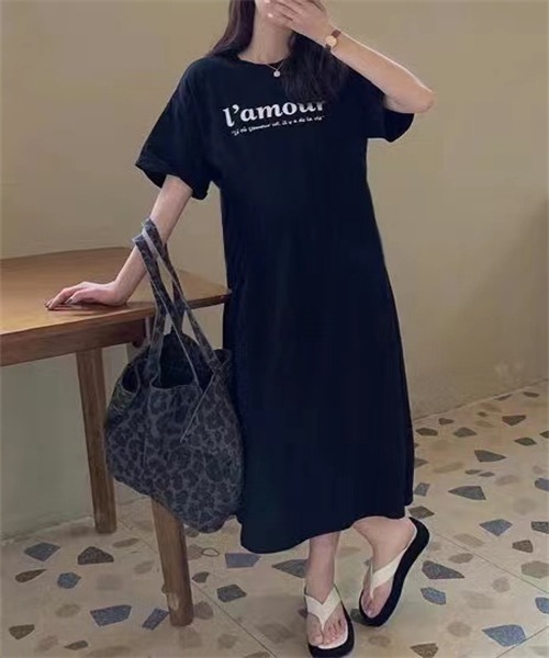 Dream garden(ドリームガーデン)の「サイドスリット Tシャツワンピース(ワンピース・レディース・ブラック/ピンク・M/L/2XL/XL)」の3枚目の写真