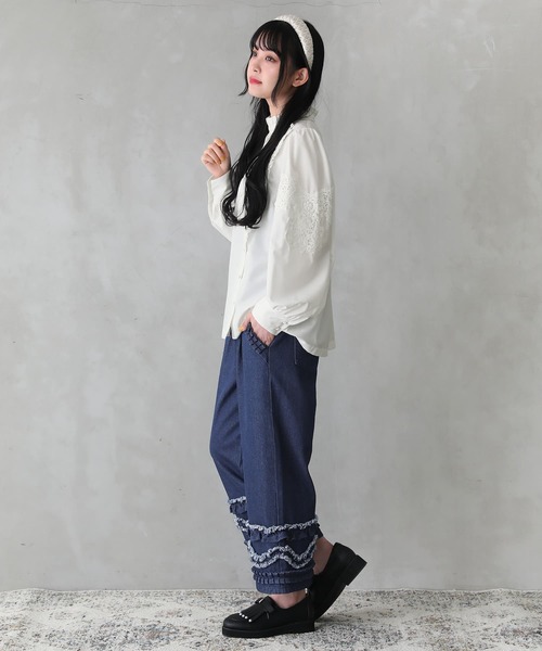 somari imagination（ソマリ イマジネーション）の「『フリルデザインクロップドデニムパンツ』（デニムパンツ・レディース・インディゴブルー・2/1）」の7枚目の写真