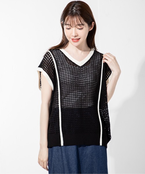 MILLION CARATS(ミリオンカラッツ)の「2種類の編み柄で夏らしいヘルシーな肌見せを叶えるランダムメッシュ編配色ニットベスト(ニット/セーター・レディース・ブラック/ベージュ・FREE)」の16枚目の写真