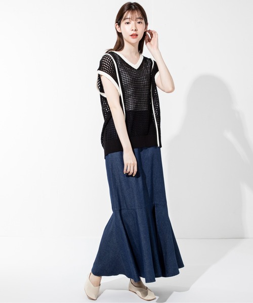 MILLION CARATS(ミリオンカラッツ)の「2種類の編み柄で夏らしいヘルシーな肌見せを叶えるランダムメッシュ編配色ニットベスト(ニット/セーター・レディース・ブラック/ベージュ・FREE)」の21枚目の写真